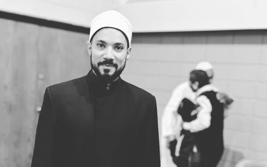 إثبات الصفات الخبرية عند الأشاعرة وابن تيمية